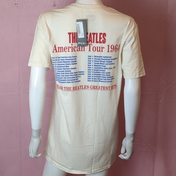 Nasty Gal The Beatles American Tour 1964 Short Sleeve Graphic Band Tee in Cream - Picture 3 of 7